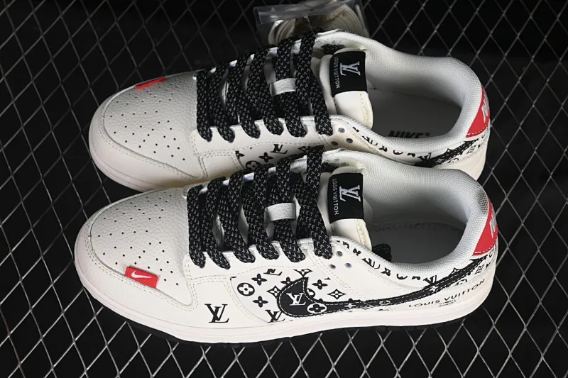 All categories Nk SB Dunk Series Nk SB Dunk Low High-end customized low-top sneakers Nike SB Dunk Low LV joint beige black and red print Anniversary high-end customized low-top casual sneakers HT5088-607